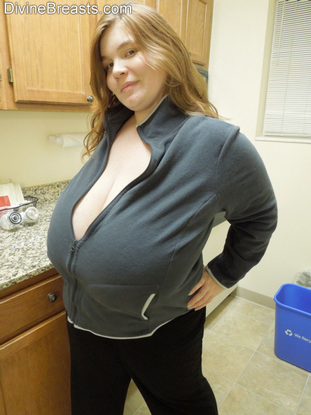 amateur photo lexxxi_divinebreasts04