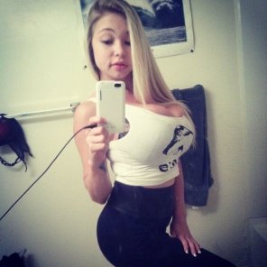 amateur pic Clothing Selfie Blond Waist Abdomen 