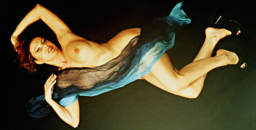 Ursula Cavalcanti nude