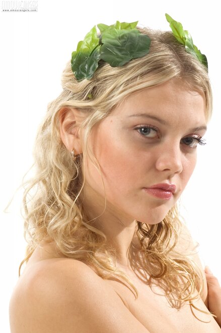 AmourAngels-Valya-ValeLeafs-0008