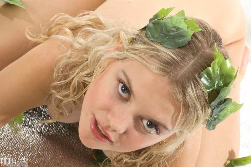 AmourAngels-Valya-ValeLeafs-0021