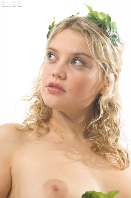 AmourAngels-Valya-ValeLeafs-0050