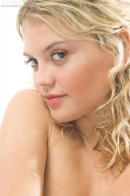 AmourAngels-Valya-ValeLeafs-0051