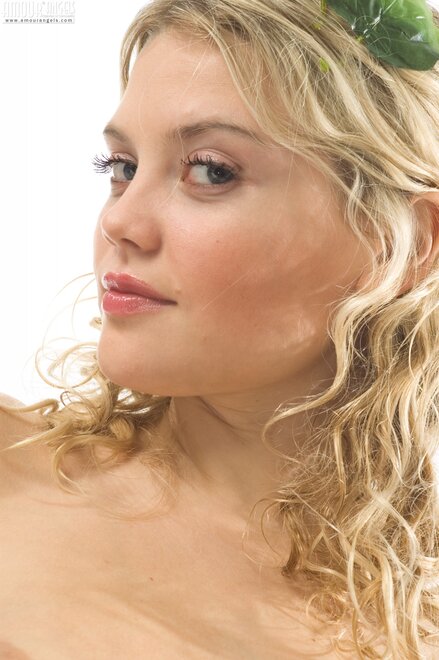 AmourAngels-Valya-ValeLeafs-0054