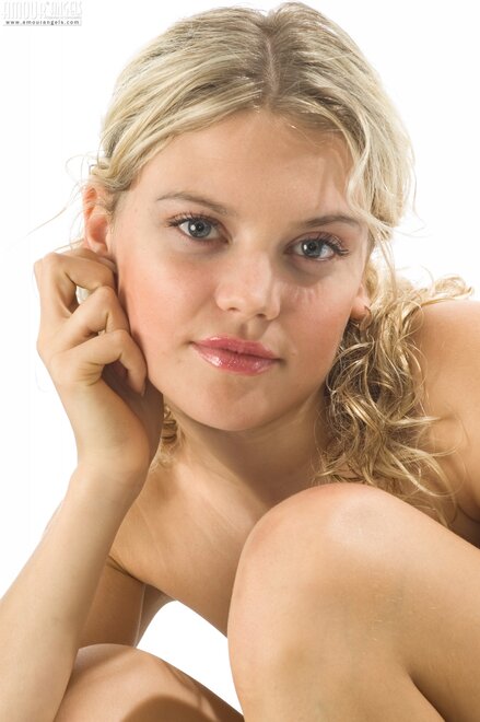 AmourAngels-Valya-ValeLeafs-0085