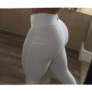 Squats do a booty good