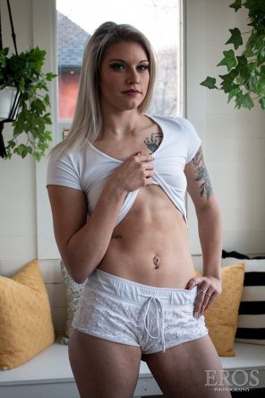 zdjęcie amatorskie Trystyn Has Dem Abs [ITAP]