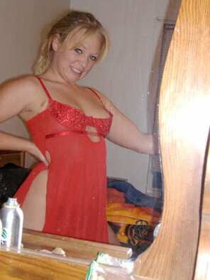amateur pic horny_wife_in_red_underskirt_2