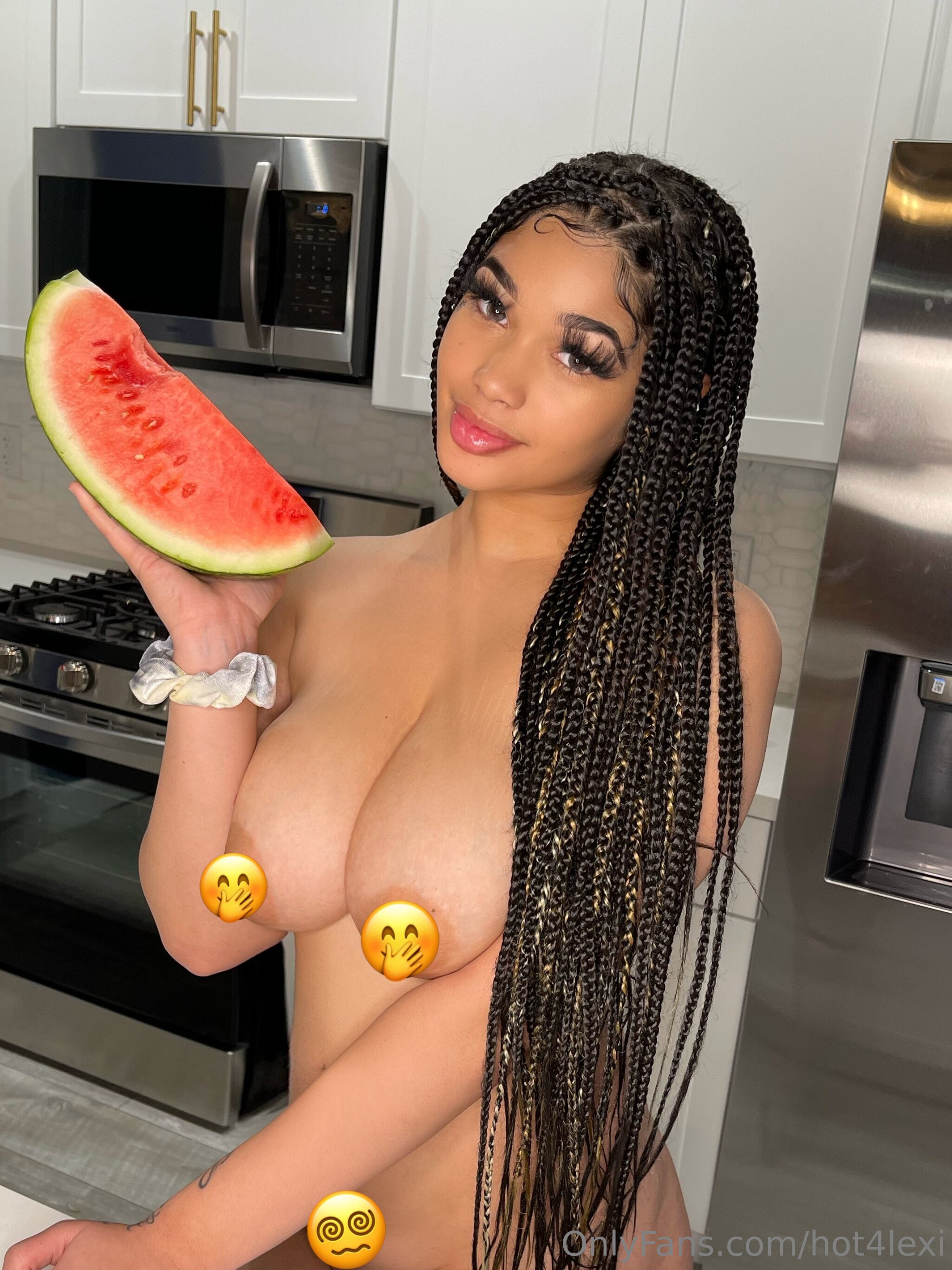 amateur photo 2050x2734_f1701881f0bb7a1eafad6bc96254d5f7