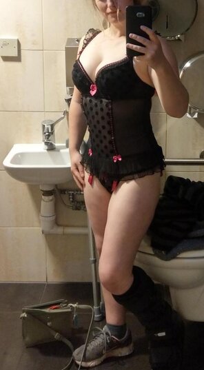 foto amatoriale Getting naughty in naughty in disabled bathrooms is the best thing about being crippled [f]