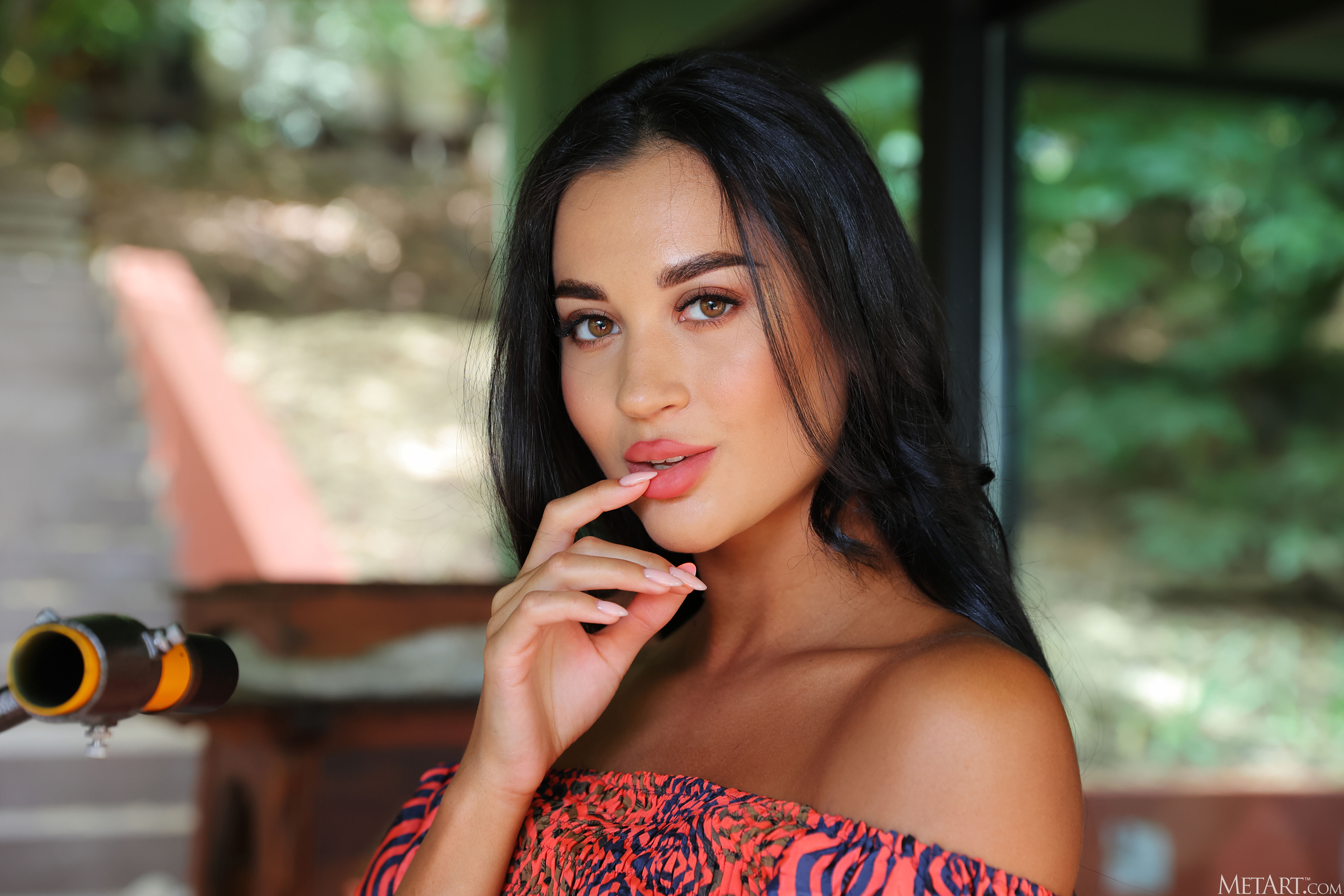 newbie photograph MetArt_Sunday-Gaze_Victoria-Mur_high_0007