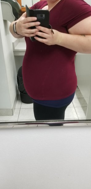 amateur pic 17 weeks... finally starting to look the part
