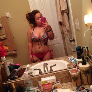 amateur photo Tatted up, real thick