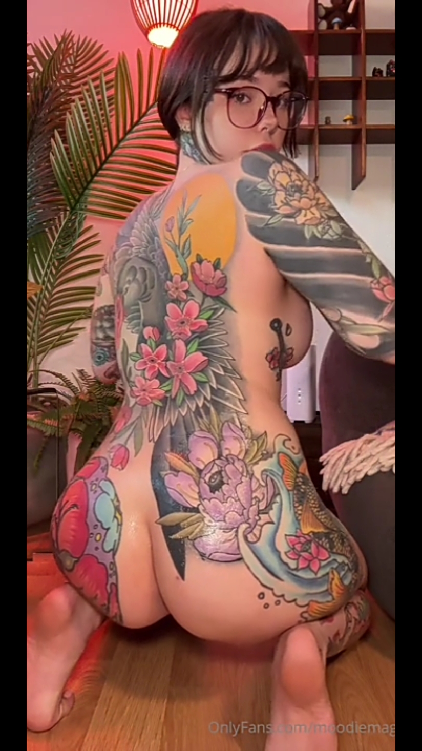 amateur photo 2025-11-09-23-55-13