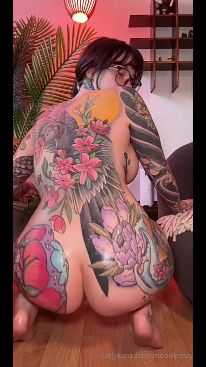 amateur photo 2025-11-09-23-56-43