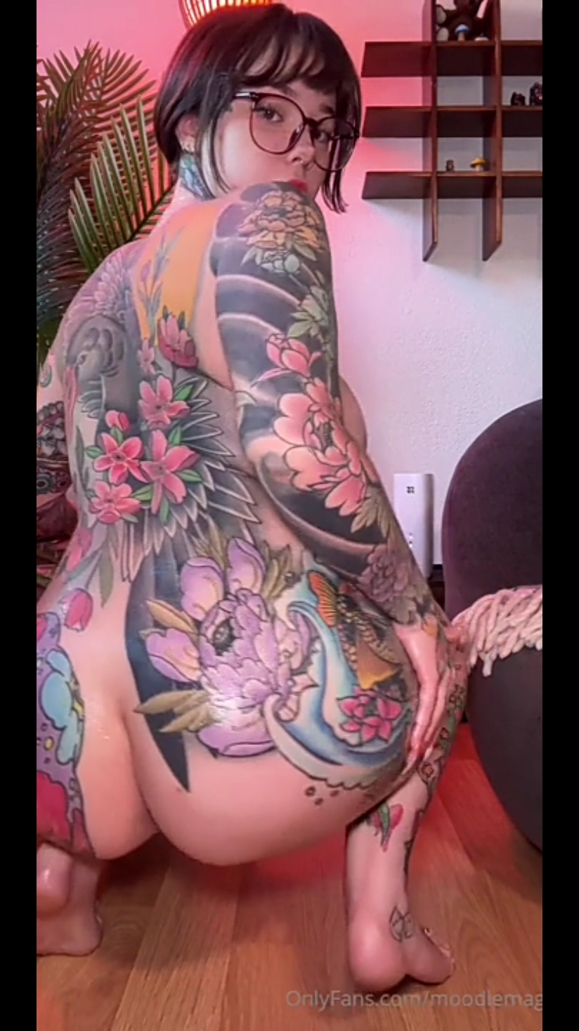 amateur photo 2025-11-09-23-56-07