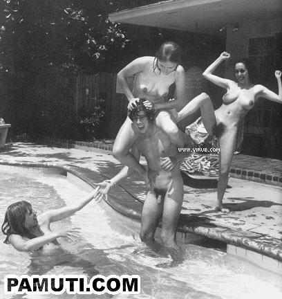 amateur photo 490237419