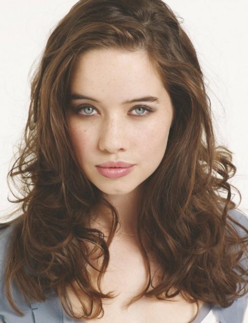 Anna Popplewell nude