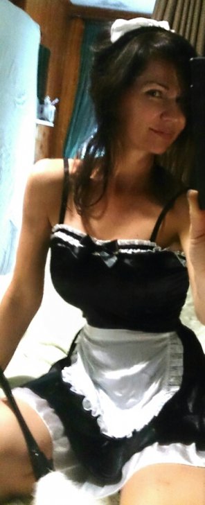 amateur pic French maid