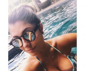 amateur pic Inside the pool