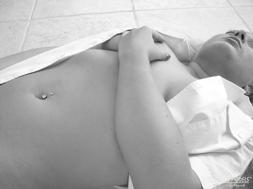 Meile 20070728-00090 nude