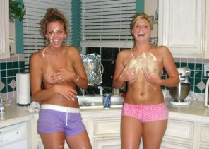 foto amadora Topless girls having fun