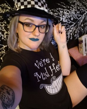 amateur pic Your favorite sexy Hatter is ready for tea...or other things ðŸŽ©â¤ðŸ–¤