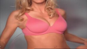amateur pic Heidi Klum | Victoria's Secret | Pink Bra