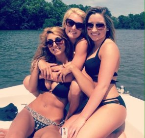 amateur pic Boat day