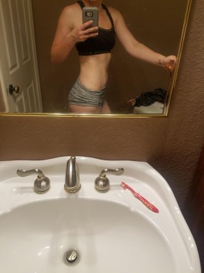 amateur pic Keeping trim [f]or you