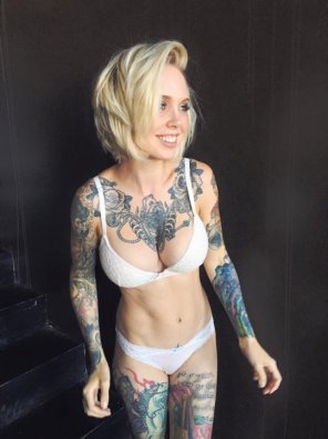 foto amatoriale Clothing Tattoo Blond Arm Undergarment 