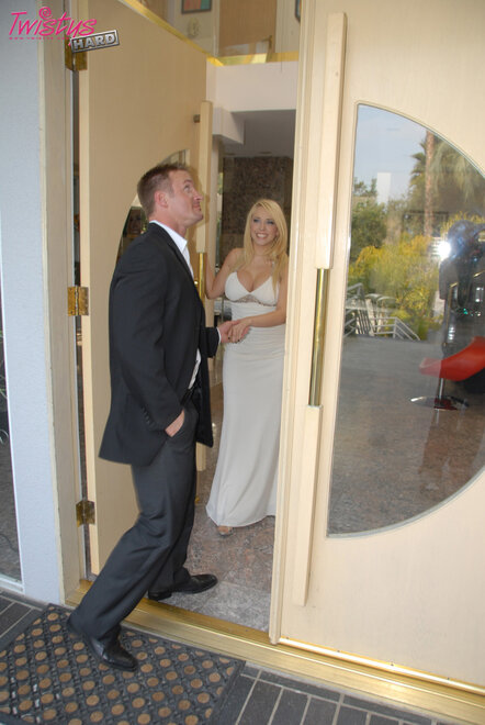 kagneykarterbmcd2028-actionbg_007