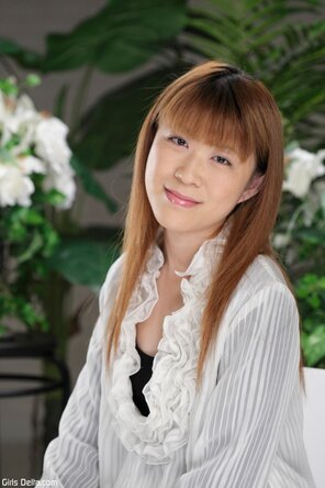 Bodacious Shaved Japanese Cutie Seika – 160 pics