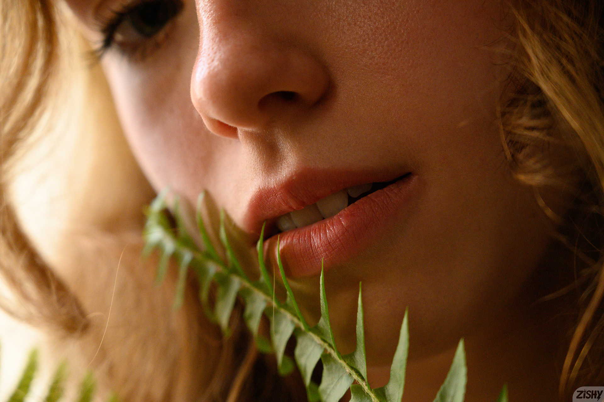 amateur photo full_064_8510173316204449