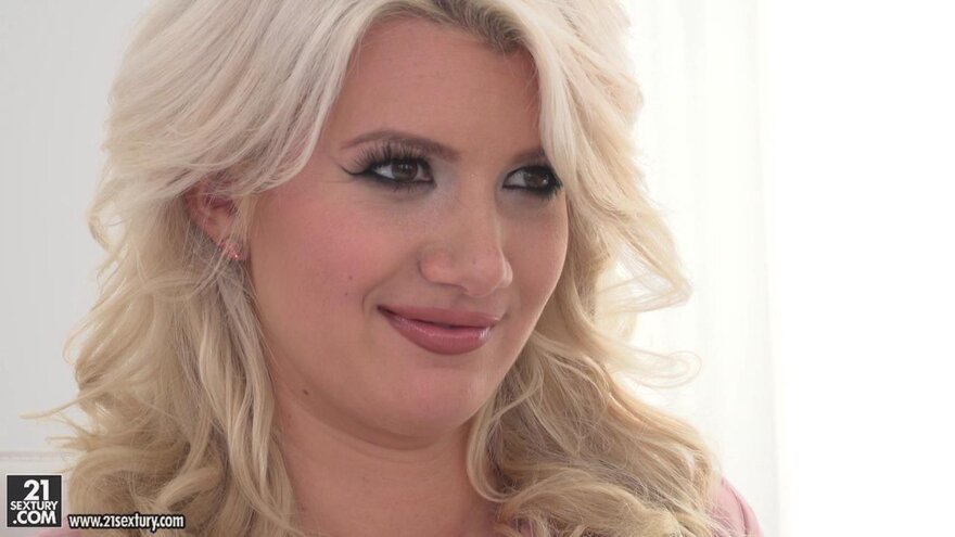 dpf.17.05.19.layla.price.double.teaming.our.boss_011