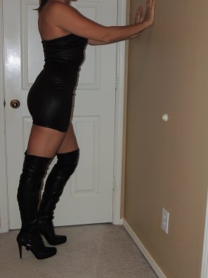 zdjęcie amatorskie What do you think of my date night outfit?