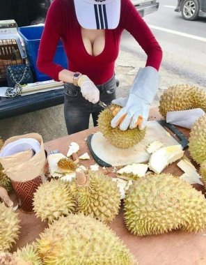 zdjęcie amatorskie i love durians