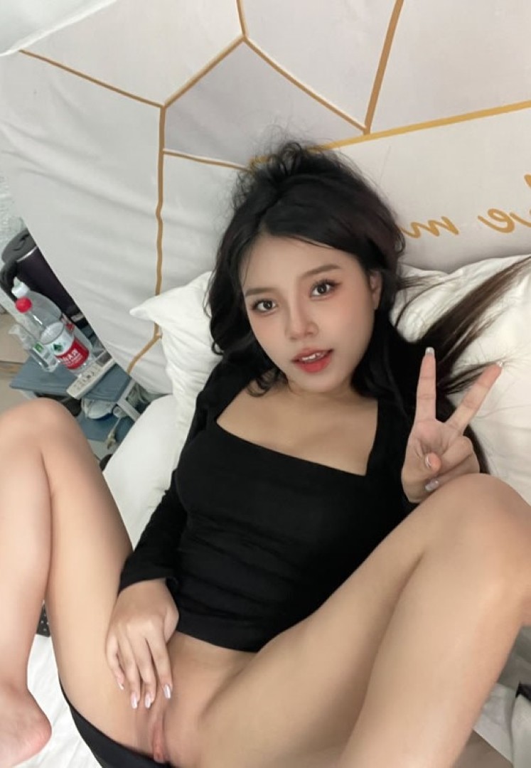 amateur photo AS24-28901