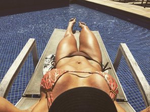 foto amateur Sun tanning Bikini Leg Human leg 