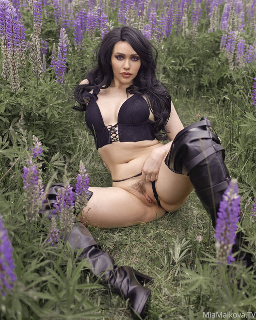 20-05-31 26097644-02 Some Yennefer Cosplay nudes for you! 3840x4801
