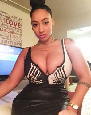 foto amadora Thick Cleavage