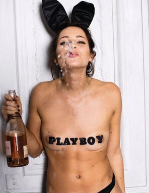 zdjęcie amatorskie Playboy Germany Special Edition - Stars, 50 Schonste Serienstars 2021-021