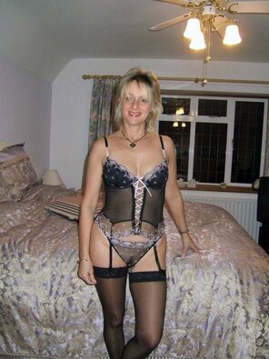 amateur pic Emma_Harding_exposed_wife_not_my_wife_i1974_pimgo_distr [1600x1200]