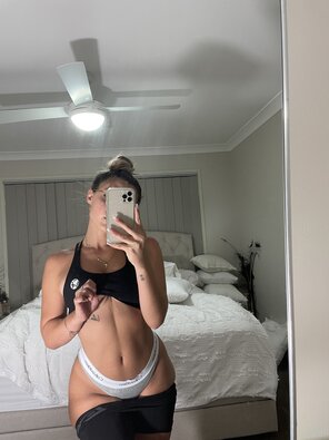 amateur photo @OnlyFansVerseDrops Telegram_F6UavQA