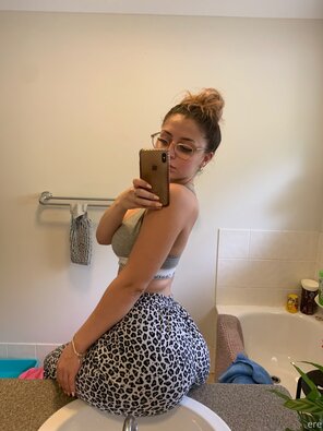 amateur photo @OnlyFansVerseDrops Telegram_HzVRRVO