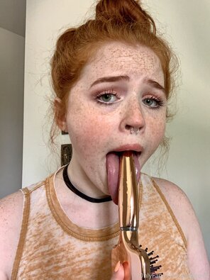 amateur pic ginger-ed-10-07-2020-78890395-some girls masturbate with hairbrushes but i can confide