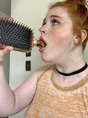 foto amatoriale ginger-ed-10-07-2020-78890398-some girls masturbate with hairbrushes but i can confide