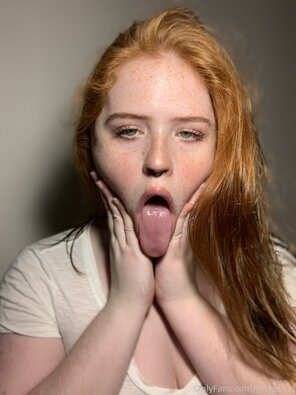 zdjęcie amatorskie ginger-ed-29-01-2020-20338371-previous patreon tongue content