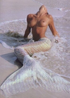 foto amadora Mermaid washed ashore