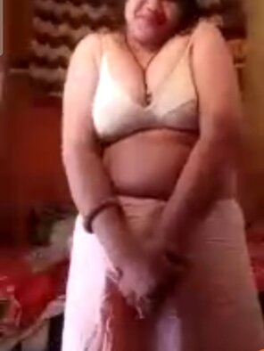 amateur pic Bhabi Orange 🧡🍊 boobs